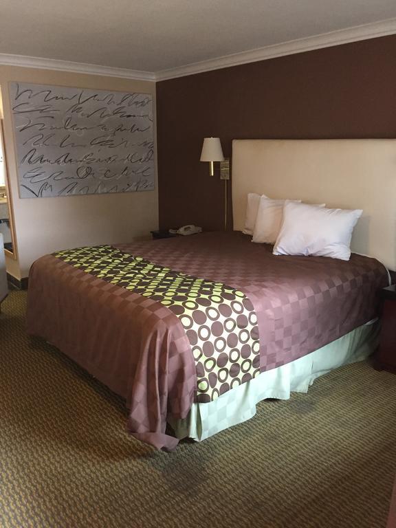 American Inn Stockton Buitenkant foto